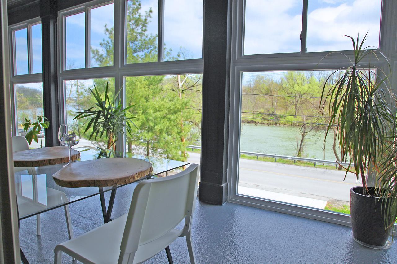 Lily'S House On The 12 Bed & Breakfast Saint Catharines Exterior photo