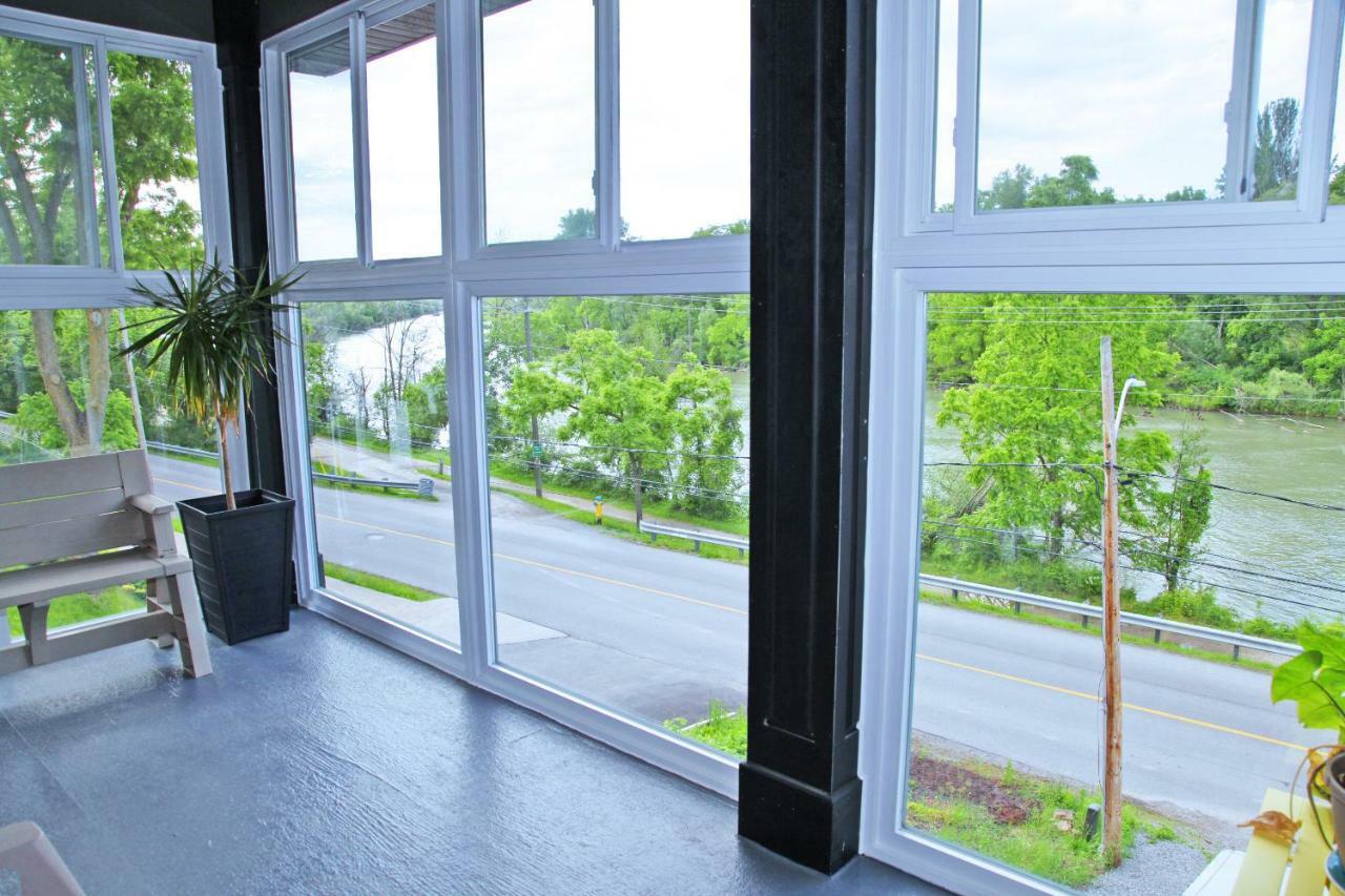 Lily'S House On The 12 Bed & Breakfast Saint Catharines Exterior photo